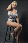 Katy - Sex doll MILF blonde à gros seins