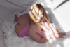Vicky, sex doll miniature blonde à la poitrine voluptueuse de 108 cm