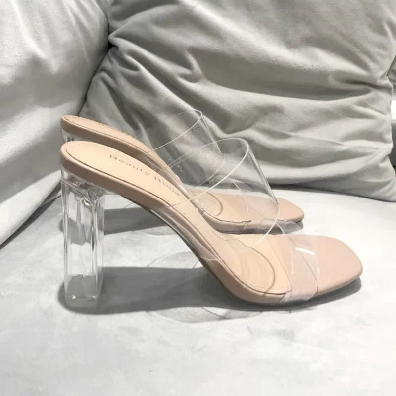 Sandales à talons transparents