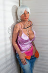 Annelise - Sex doll mature chic et cultivée