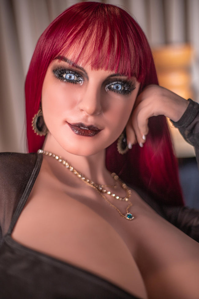 Demi-poupée sexuelle – Carmina