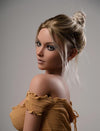 Clarisse - Poupée sexuelle autoritaire au regard intense