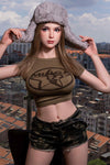 Ksenia - Sex doll russe mince au charme urbain
