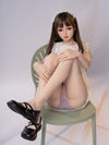 Liriya - Petite sex doll asiatique au charme innocent et fragile