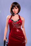 Mariska - Sex doll espionne glamour en robe rouge
