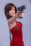 Mariska - Sex doll espionne glamour en robe rouge