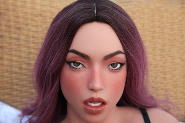 Melina - Sex doll influenceuse glamour en silicone Sex Dolls Europe Melina - Sex doll influenceuse glamour en silicone Sex Dolls Europe