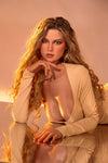 Mirelynn - Sex doll femme fatale glamour et solaire
