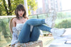 Nerine - Sex doll caucasienne chic en jean moulant