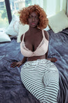 Nyzha - Sex doll noire pulpeuse de 158 cm