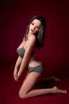 Sorevia - Sex doll brune glamour au charme européen