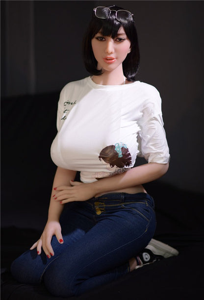 Sybille poupée gonflable  realiste ultra silicone gros seins  sexdoll sex dolls