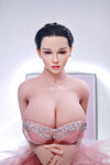 Sakina, sex doll asiatique aux cheveux courts et aux gros seins