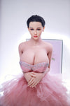 Sakina, sex doll asiatique aux cheveux courts et aux gros seins
