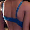 Tessa, sex doll jeune au look espiègle et aguicheur